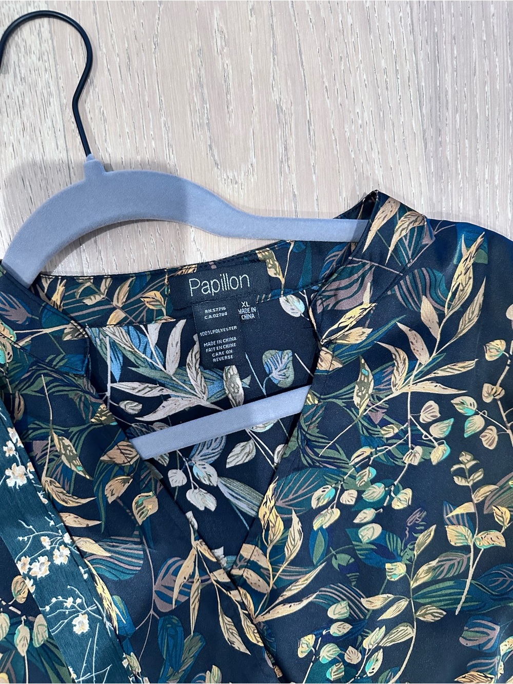 Papillon Blanc Navy Botanical V-Neck Blouse